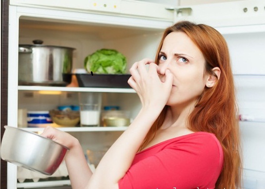 10 mẹo nhỏ khử mùi tủ lạnh đơn giản