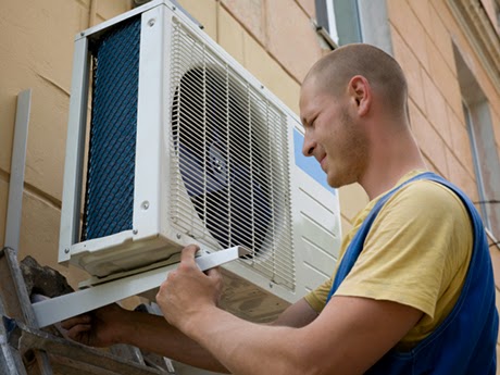 Máy lạnh cần được bảo dưỡng vệ sinh vào mùa nóng