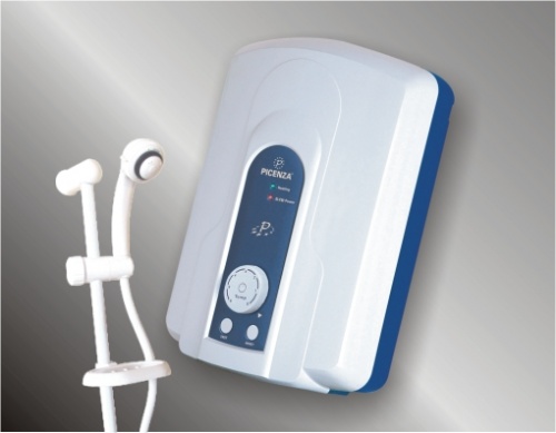 Không nên tự ý súc rửa máy nước nóng