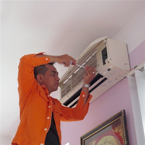 Vệ sinh máy lạnh quận Tân Phú – miễn phí sạc ga